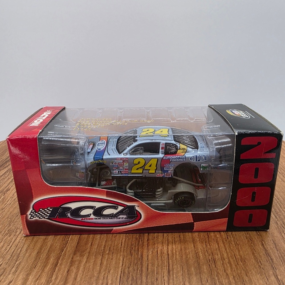 Jeff Gordon #24 DuPont NASCAR 2000 Monte Carlo 1:64 RCCA Action Diecast Car